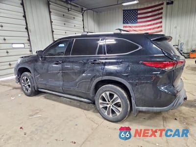 Drugie zdjęcie samochodu z przodu: 2022 TOYOTA HIGHLANDER XLE VIN:5TDGZRBH0NS193301 - miniatura