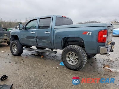 Drugie zdjęcie samochodu z przodu: 2007 CHEVROLET SILVERADO K1500 CREW CAB VIN:2GCEK13M571511075 - miniatura