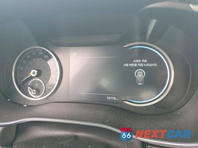 Zdjęcie 9 z 12 samochodu: 2025 GENESIS G70 VIN:KMTG34SC0SU156637 - miniatura