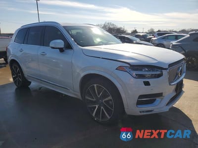 Czwarte zdjęcie samochodu z boku: 2023 VOLVO XC90 PLUS VIN:YV4062PN9P1924935 - miniatura