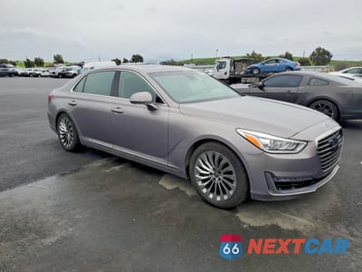 Czwarte zdjęcie samochodu z boku: 2018 GENESIS G90 ULTIMATE VIN:KMHG54JH8JU044264 - miniatura