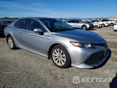 Czwarte zdjęcie samochodu z boku: 2020 TOYOTA CAMRY LE VIN:4T1C11AK3LU319191 - miniatura