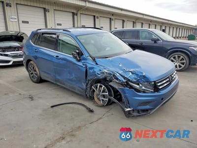 Czwarte zdjęcie samochodu z boku: 2019 VOLKSWAGEN TIGUAN SE VIN:3VV2B7AX9KM121098 - miniatura