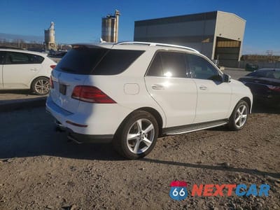 Trzecie zdjęcie samochodu z tyłu: 2017 MERCEDES-BENZ GLE 350 4MATIC VIN:4JGDA5HB7HA836746 - miniatura