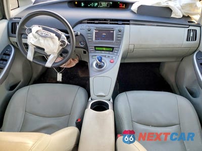 Zdjęcie 8 z 13 samochodu: 2014 TOYOTA PRIUS VIN:JTDKN3DU9E1762480 - miniatura