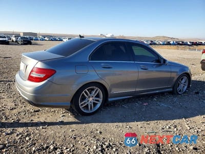Trzecie zdjęcie samochodu z tyłu: 2012 MERCEDES-BENZ C 250 VIN:WDDGF4HB9CA623499 - miniatura
