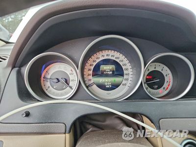 Zdjęcie 9 z 12 samochodu: 2014 MERCEDES-BENZ C 250 VIN:WDDGF4HB2EA931908 - miniatura