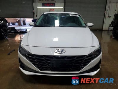 Piąte zdjęcie samochodu w środku: 2023 HYUNDAI ELANTRA HYBRID LIMITED VIN:KMHLN4AJ3PU054629 - miniatura