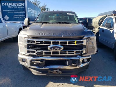Piąte zdjęcie samochodu w środku: 2023 FORD F350 SUPER DUTY VIN:1FT8W3DT7PEC40831 - miniatura