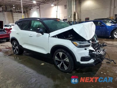 Czwarte zdjęcie samochodu z boku: 2022 VOLVO XC40 P8 RECHARGE PLUS VIN:YV4ED3UR7N2690875 - miniatura