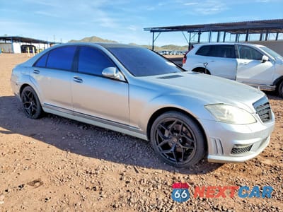 Czwarte zdjęcie samochodu z boku: 2007 MERCEDES-BENZ S 550 VIN:WDDNG71X07A079024 - miniatura