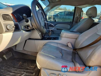 Zdjęcie 7 z 14 samochodu: 2014 CHEVROLET TAHOE C1500 LT VIN:1GNSCBE01ER217264 - miniatura