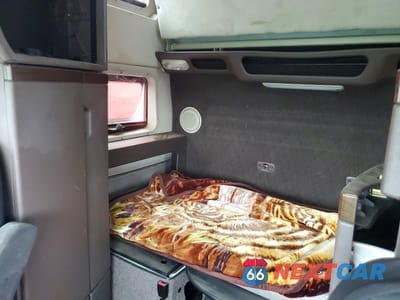 Zdjęcie 6 z 10 samochodu: 2017 VOLVO VN VNL VIN:4V4NC9EH3HN964949 - miniatura