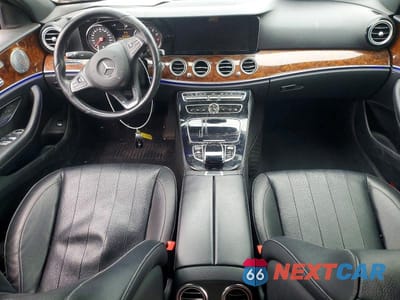 Zdjęcie 8 z 11 samochodu: 2017 MERCEDES-BENZ E 300 4MATIC VIN:WDDZF4KB3HA063102 - miniatura