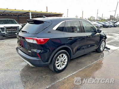 Czwarte zdjęcie samochodu z boku: 2020 FORD ESCAPE SE VIN:1FMCU0G6XLUA69542 - miniatura