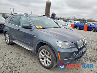 Czwarte zdjęcie samochodu z boku: 2013 BMW X5 XDRIVE35I VIN:5UXZV4C59D0B11368 - miniatura