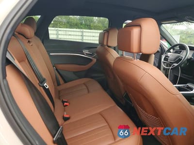 Zdjęcie 11 z 13 samochodu: 2022 AUDI E-TRON PREMIUM VIN:WA1AAAGE5NB005421 - miniatura