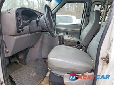 Zdjęcie 7 z 13 samochodu: 2000 FORD E250 DELIVERY VAN VIN:1FTNE2427YHA59770 - miniatura