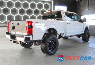 Trzecie zdjęcie samochodu z tyłu: 2024 FORD F350 SUPER DUTY VIN:1FT8W3BT6REF94393 - miniatura