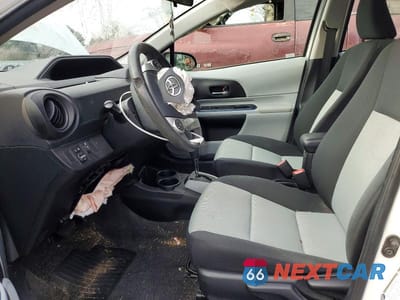 Zdjęcie 7 z 12 samochodu: 2013 TOYOTA PRIUS C VIN:JTDKDTB33D1548709 - miniatura