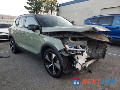 Czwarte zdjęcie samochodu z boku: 2022 VOLVO XC40 P8 RECHARGE PLUS VIN:YV4ED3UR6N2751049 - miniatura