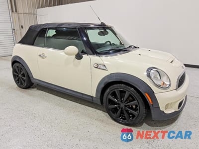 Czwarte zdjęcie samochodu z boku: 2014 MINI COOPER S VIN:WMWZP3C55ET706136 - miniatura