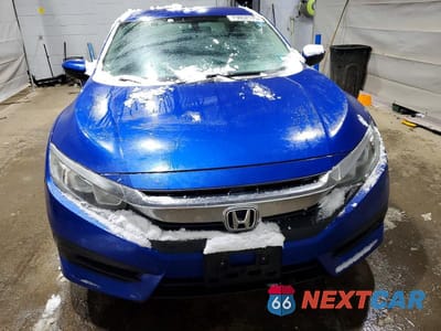 Piąte zdjęcie samochodu w środku: 2016 HONDA CIVIC LX VIN:19XFC2F53GE014041 - miniatura