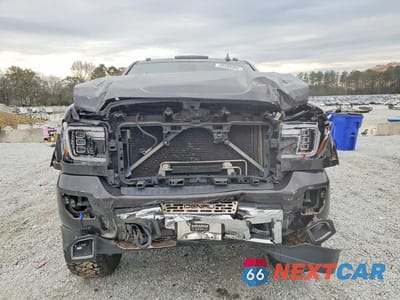 Piąte zdjęcie samochodu w środku: 2015 GMC SIERRA K2500 DENALI VIN:1GT120E83FF513598 - miniatura