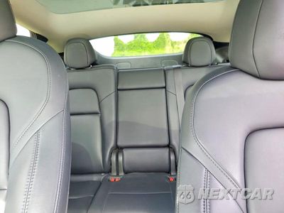 Zdjęcie 10 z 14 samochodu: 2023 TESLA MODEL Y VIN:7SAYGDEF6PF666975 - miniatura