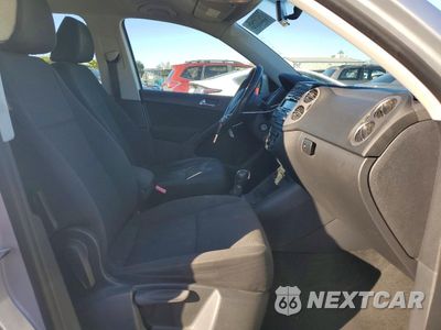 Zdjęcie 7 z 13 samochodu: 2013 VOLKSWAGEN TIGUAN S VIN:WVGAV7AX5DW532479 - miniatura