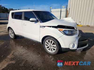 Czwarte zdjęcie samochodu z boku: 2019 KIA SOUL + VIN:KNDJP3A5XK7631246 - miniatura