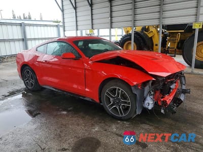 Czwarte zdjęcie samochodu z boku: 2021 FORD MUSTANG VIN:1FA6P8TH8M5107866 - miniatura