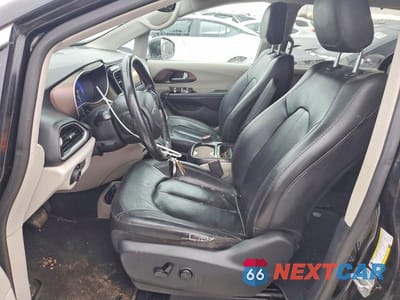Zdjęcie 7 z 13 samochodu: 2019 CHRYSLER PACIFICA TOURING L VIN:2C4RC1BGXKR624962 - miniatura