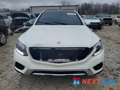 Piąte zdjęcie samochodu w środku: 2016 MERCEDES-BENZ GLC 300 4MATIC VIN:WDC0G4KB7GF031801 - miniatura