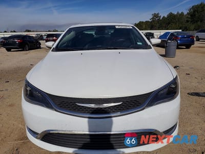 Piąte zdjęcie samochodu w środku: 2016 CHRYSLER 200 LIMITED VIN:1C3CCCAB2GN132426 - miniatura