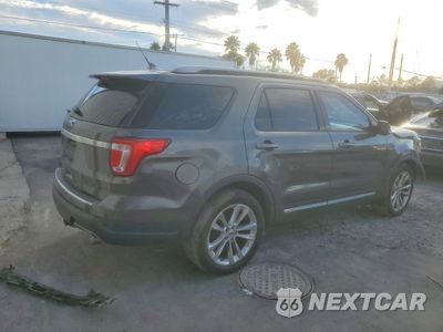 Trzecie zdjęcie samochodu z tyłu: 2018 FORD EXPLORER XLT VIN:1FM5K7D83JGB63299 - miniatura