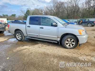 Czwarte zdjęcie samochodu z boku: 2014 NISSAN TITAN S VIN:1N6BA0ED7EN515764 - miniatura