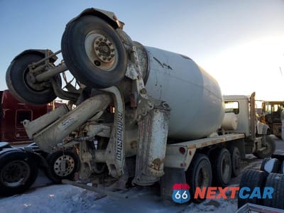 Czwarte zdjęcie samochodu z boku: 2017 MACK GRANITE READY MIX TRUCK VIN:1M2AX04C2HM032596 - miniatura