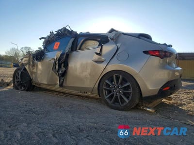 Drugie zdjęcie samochodu z przodu: 2023 MAZDA 3 PREFERRED VIN:JM1BPALM8P1610516 - miniatura