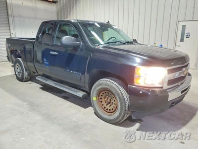 Czwarte zdjęcie samochodu z boku: 2011 CHEVROLET SILVERADO K1500 LS VIN:1GCRKREA6BZ364798 - miniatura