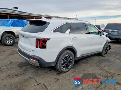 Trzecie zdjęcie samochodu z tyłu: 2026 KIA SORENTO S VIN:5XYRLDJC1TG429080 - miniatura