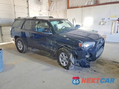 Czwarte zdjęcie samochodu z boku: 2022 TOYOTA 4RUNNER SR5/SR5 PREMIUM VIN:JTENU5JR0N6063975 - miniatura