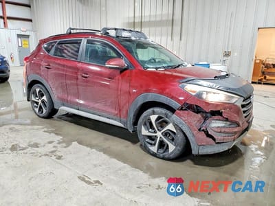 Czwarte zdjęcie samochodu z boku: 2018 HYUNDAI TUCSON VALUE VIN:KM8J3CA28JU775584 - miniatura