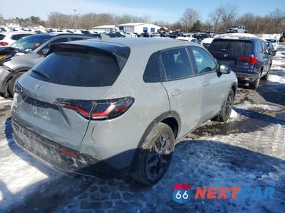 Trzecie zdjęcie samochodu z tyłu: 2024 HONDA HR-V SPORT VIN:3CZRZ2H5XRM786032 - miniatura