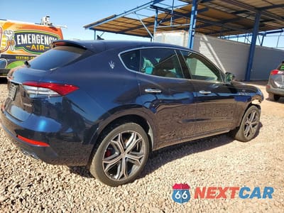 Trzecie zdjęcie samochodu z tyłu: 2023 MASERATI LEVANTE GT VIN:ZN661XUA4PX439267 - miniatura