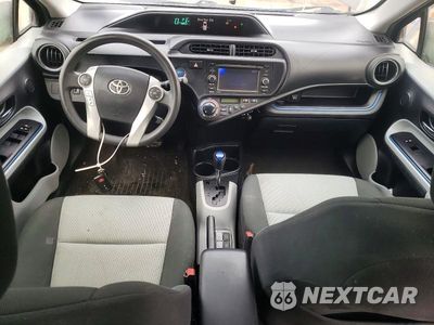 Zdjęcie 8 z 12 samochodu: 2013 TOYOTA PRIUS VIN:JTDKDTB31D1033708 - miniatura