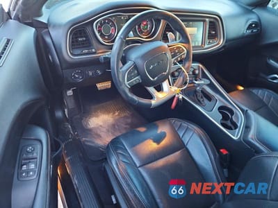 Zdjęcie 8 z 13 samochodu: 2016 DODGE CHALLENGER SRT 392 VIN:2C3CDZDJ2GH191603 - miniatura