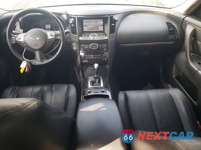 Zdjęcie 8 z 12 samochodu: 2017 INFINITI QX70 BASE VIN:JN8CS1MU1HM141372 - miniatura
