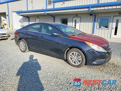 Czwarte zdjęcie samochodu z boku: 2011 HYUNDAI SONATA GLS VIN:5NPEB4AC8BH111031 - miniatura
