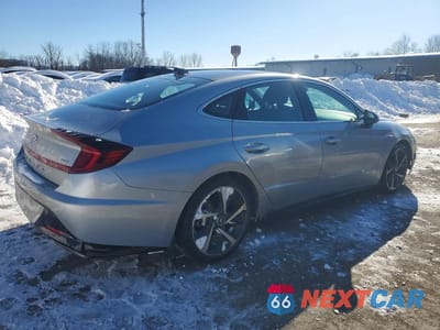 Trzecie zdjęcie samochodu z tyłu: 2021 HYUNDAI SONATA SEL PLUS VIN:5NPEJ4J22MH117307 - miniatura